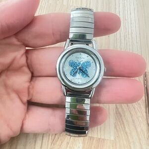 Danja ladies blue butterfly silver tone fashion watch NEW BATTERY